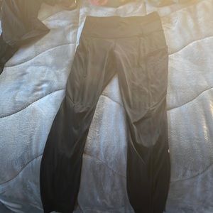 Lululemon leggings in black
